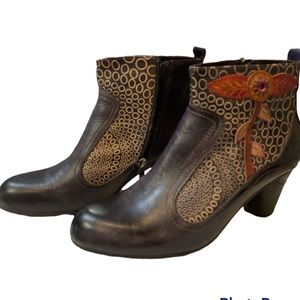 Spring Step L’Artiste Genuine Leatherwork Floral Embroidered Booties